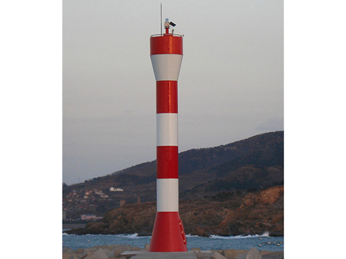 威海远遥10米玻璃钢灯桩.JPG